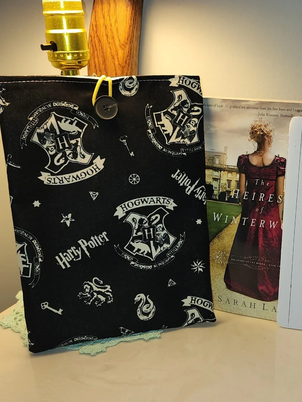 Harry Potter Hogwarts Logo Kindle Sleeve - Black and White